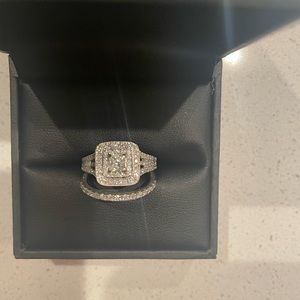 14KT white gold diamond ring set